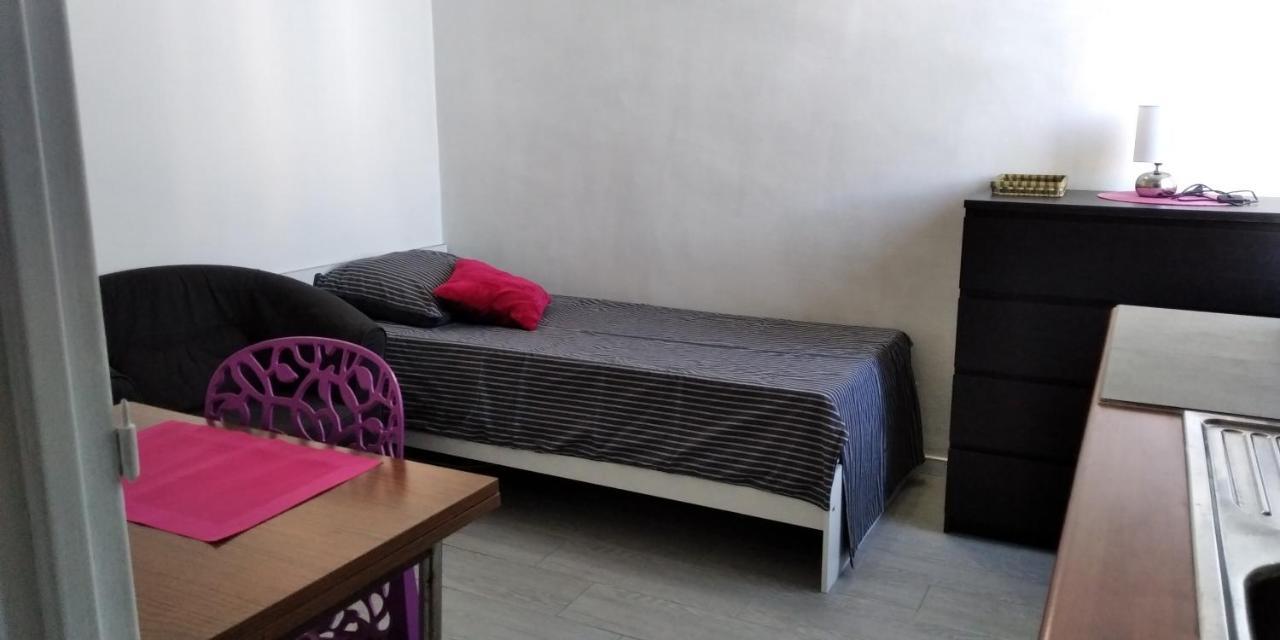 Chambre 1 Personne Et Studio 1 Personne Avec Entree Libre Et Salle De Bain Privee كولومييه المظهر الخارجي الصورة